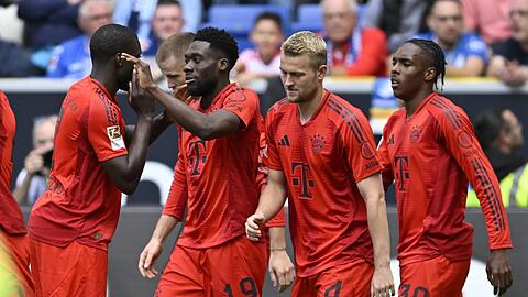 Dayot Upamecano, Alphonso Davis und Matthijs de Ligt (v.l.) gelten als Verkaufskandidaten des FC Bayern.