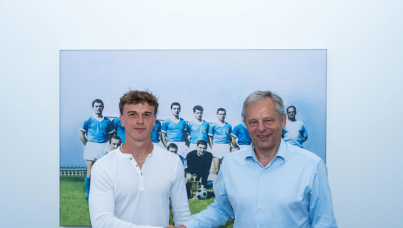 Julian Bell kehrt zu den Löwen zurück. Julian Bell kehrt zu den Löwen zurück.