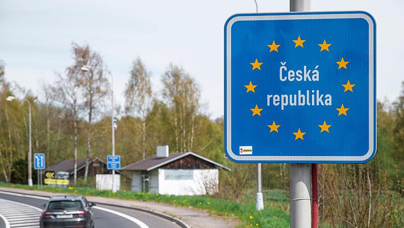 Der Landkreis Wunsiedel im Fichtelgebirge grenzt direkt an Tschechien. (Symbolbild) Der Landkreis Wunsiedel im Fichtelgebirge grenzt direkt an Tschechien. (Symbolbild)