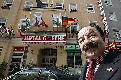 Mahir Zeytinoglu, führt seit 2004 das türkisch-bayerische Hotel Goethe