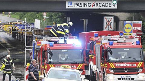 Land unter in der Offenbachstraße, auch die Pasing Arcaden nebenan wurden geflutet.