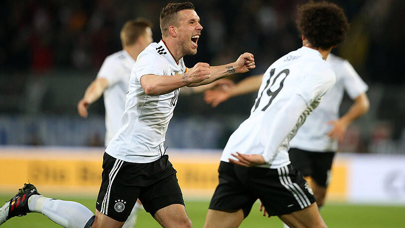 Lukas Podolski trifft in seinem letzten Spiel für die Nationalmannschaft im Klassiker gegen England.