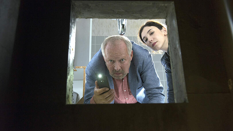 Kommissar Borowski (Axel Milberg) und Sarah Brandt (Sibel Kekilli) stoßen auf einen grausamen Fund - Szene der "Tatort"-Folge "Borowski und das dunkle Netz".