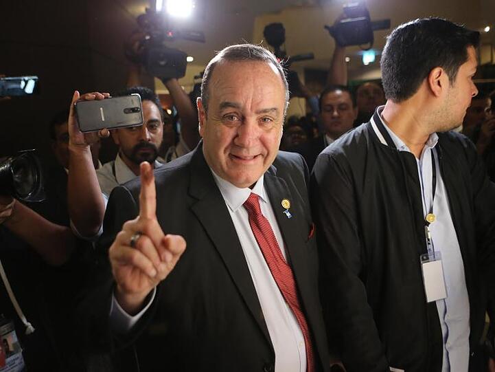 Guatemalas neuer Präsident Alejandro Giammatei: "Wir werden das Land wiederaufbauen."