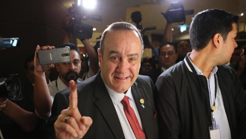 Guatemalas neuer Präsident Alejandro Giammatei: "Wir werden das Land wiederaufbauen." Guatemalas neuer Präsident Alejandro Giammatei: "Wir werden das Land wiederaufbauen."