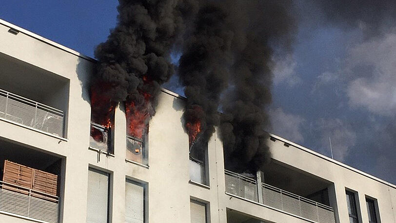 Der 75-Jährige konnte nur noch tot aus der Brandwohnung geborgen werden.