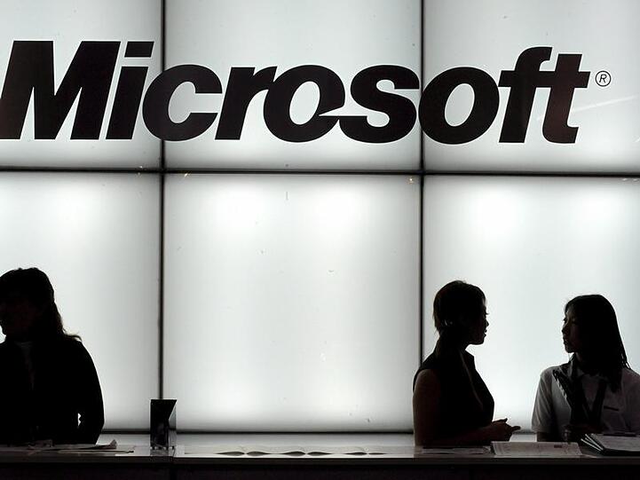 Viele Analysten erwarten allerdings eher, dass Microsoft die frischen Finanzmittel für den Rückkauf eigener Aktien einsetzen will.