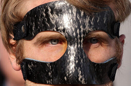Im Spiel gegen Unterhaching mit Carbon-Maske: Daniel Bierofka