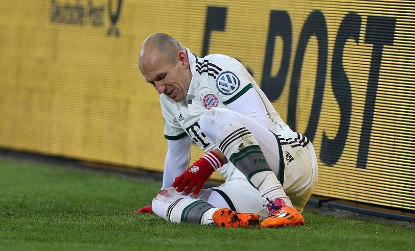 Das Foul an Arjen Robben in Bildern!