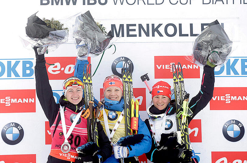 Siegertreppchen ohne deutsche Beteiligung: v.l: Darya Domracheva, Kaisa Makarainen, Veronika Vitkova.