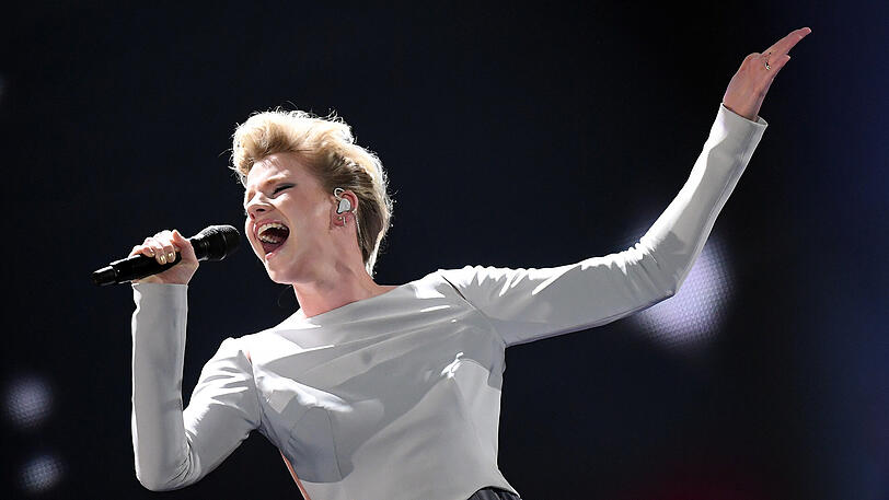 Ihre Stimme sollte beim Auftritt überzeugen, nicht die Bühnenshow: Trotz allem wurde die deutsche Starterin Levina mit insgesamt sechs Punkten nur Vorletzte.