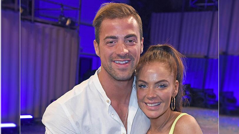 Aus und vorbei! Janine Pink und Tobi Wegener haben sich nach wenigen Wochen wieder getrennt. Beide lernten sich im Sommer bei "Promi Big Brother" kennen. Er habe es nicht ehrlich mit ihr gemeint und sie betrogen, so Janine Pink.