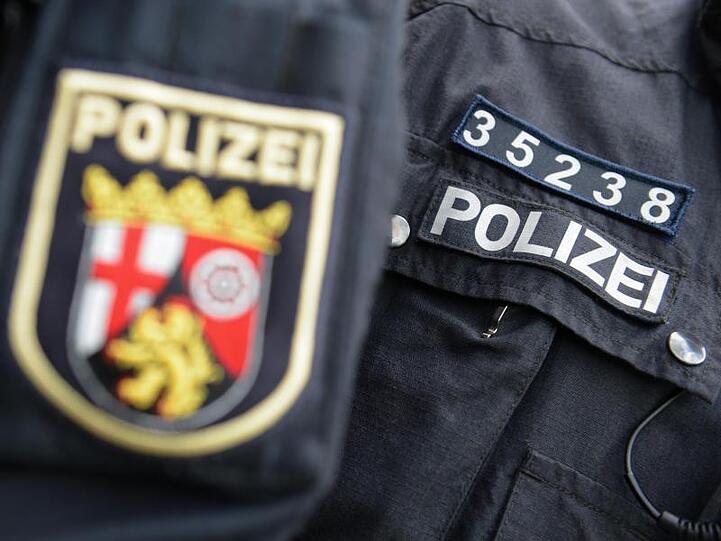 Kritiker sehen die Kennzeichnungspflicht als Ausdruck des Misstrauens gegen die Polizei.