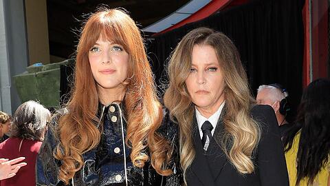 Riley Keough mit ihrer Mutter Lisa Marie Presley, die am 12. Januar im Alter von 54 Jahren gestorben ist.