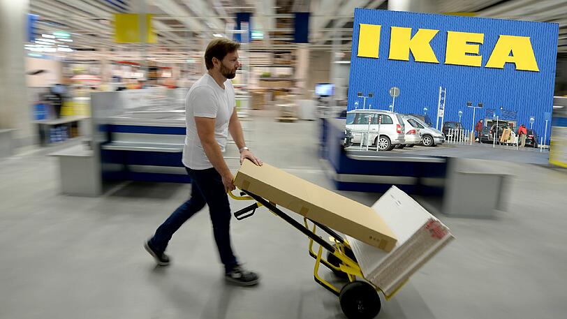 Ikea gibt es in vielen Ländern auf der Welt. In Israel hat das Einrichtungshaus jetzt eine Broschüre mit ausschließlich Männern auf den Bildern herausgebracht.
