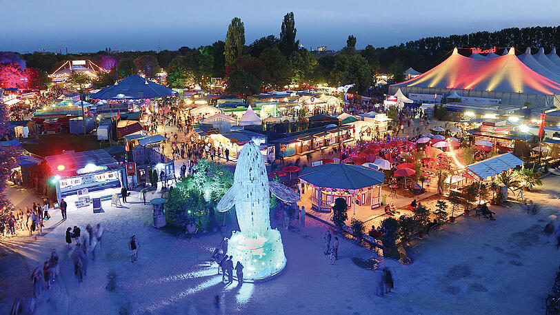 Das Sommer-Tollwood im südlichen Olympiapark.