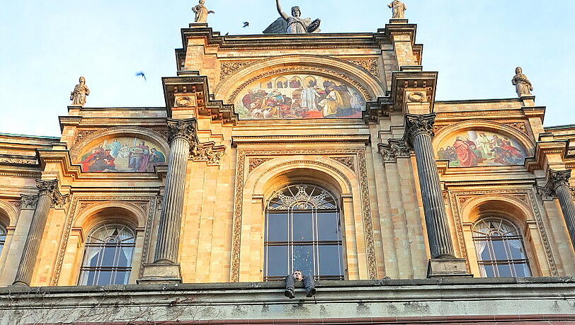 Am Isarhochufer thront das Maximilianeum über der Stadt und der Maximilanstraße. Von hier aus hat man einen wunderbaren Blick...
