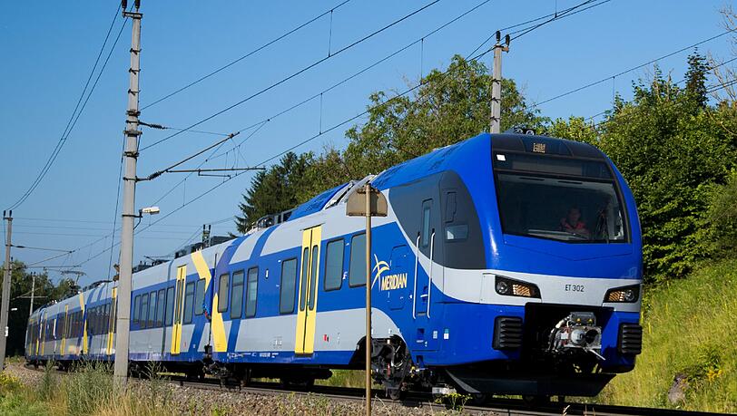 Ab Dezember sollen die neuen Züge rollen. Wenn sie rechtzeitig zugelassen werden. Ab Dezember sollen die neuen Züge rollen. Wenn sie rechtzeitig zugelassen werden.