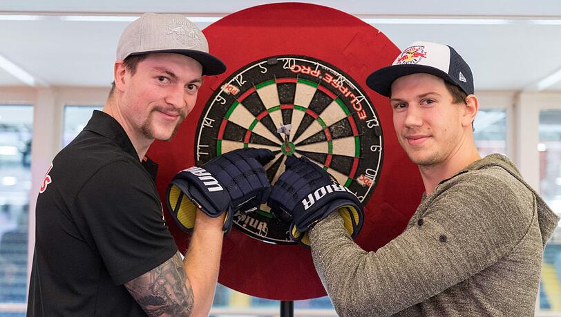 Konrad Abeltshauser (l.) und Frank Mauer vom EHC Red Bull München. Konrad Abeltshauser (l.) und Frank Mauer vom EHC Red Bull München.