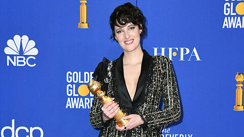 Phoebe Waller-Bridge in dem Anzug, den sie nun versteigert
