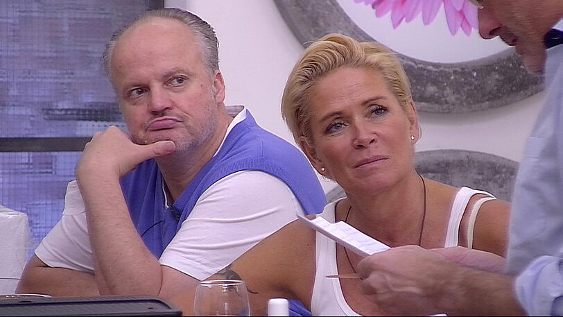 Claudia und Hubert freuen sich für Ronald.