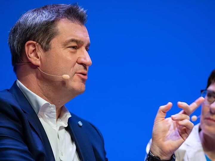 Der bayerische Ministerpräsident Markus Söder (CSU) und die CDU-Vorsitzende Annegret Kramp-Karrenbauer. Foto: Guido Kirchner