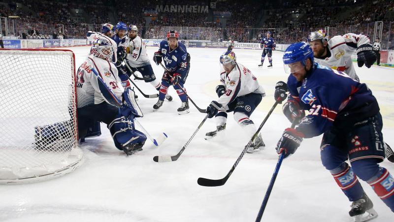 Der EHC Red Bull München will heute in den Final-Playoffs um die deutsche Meisterschaft den Ausgleich schaffen. Foto: M. Deines/dpa/Archiv Der EHC Red Bull München will heute in den Final-Playoffs um die deutsche Meisterschaft den Ausgleich schaffen. Foto: M. Deines/dpa/Archiv