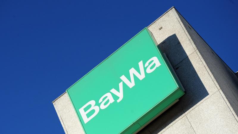 Das Logo der BayWa an der Firmenzentrale. Foto: Andreas Gebert/dpa Das Logo der BayWa an der Firmenzentrale. Foto: Andreas Gebert/dpa