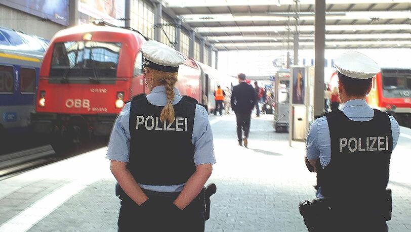 Der Täter konnte auf frischer Tat ertappt werden. Der Täter konnte auf frischer Tat ertappt werden.