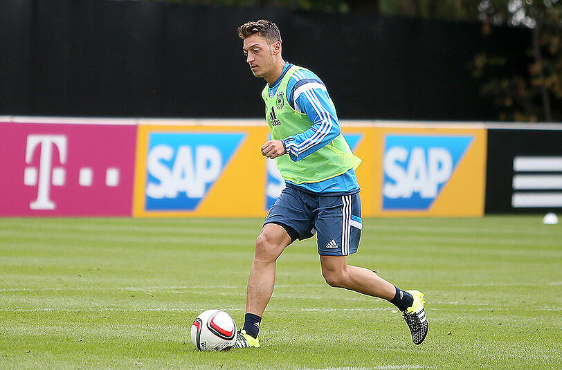 Mesut Özil könnte als einer der drei älteren Spieler zum Olympiateam gehören.