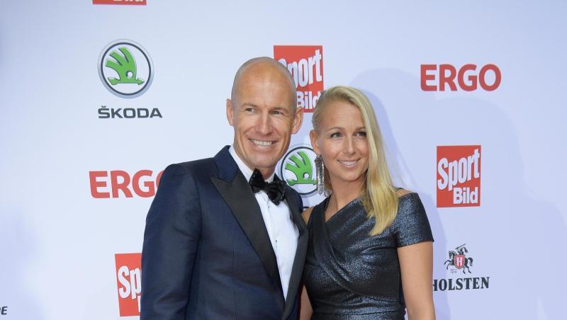 Arjen Robben mit seiner Frau Bernadien Eillert. Foto: Axel Heimken/dpa/Archivbild Arjen Robben mit seiner Frau Bernadien Eillert. Foto: Axel Heimken/dpa/Archivbild