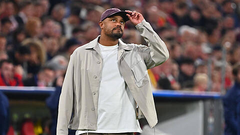 Vincent Kompany muss am Sonntagabend mit seiner Mannschaft ins Saarland zur SV Elversberg.
