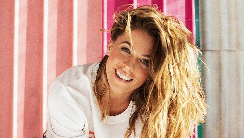 Im neuen Jahr hat Vanessa Mai gleich drei neue Projekte: Sie veröffentlicht ein neues Album, ist als Schauspielerin im Fernsehen zu sehen und geht wieder auf Tour. Im neuen Jahr hat Vanessa Mai gleich drei neue Projekte: Sie veröffentlicht ein neues Album, ist als Schauspielerin im Fernsehen zu sehen und geht wieder auf Tour.