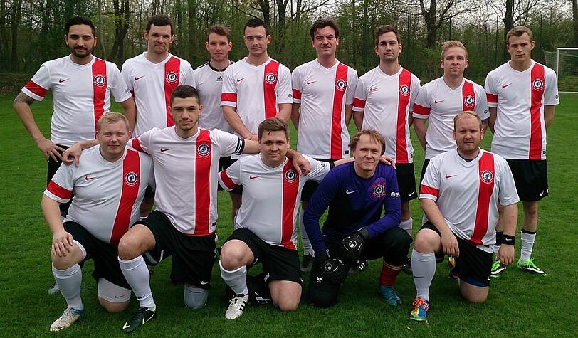 Im Finale: die Spieler vom &bdquo;Black Rebel Motor Soccer Club&ldquo;.
