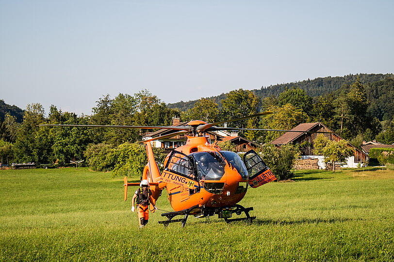 Auf der B20 bei Bayerisch Gmain kollidierten die beiden Motorräder frontal.