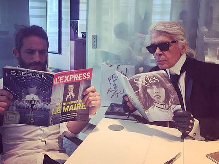Karl Lagerfeld und sein Bodyguard bei morgendlicher Schwerstarbeit
