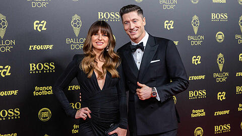 Robert Lewandowski mit seiner Frau Anna bei der Ballon d'Or-Wahl in Paris.