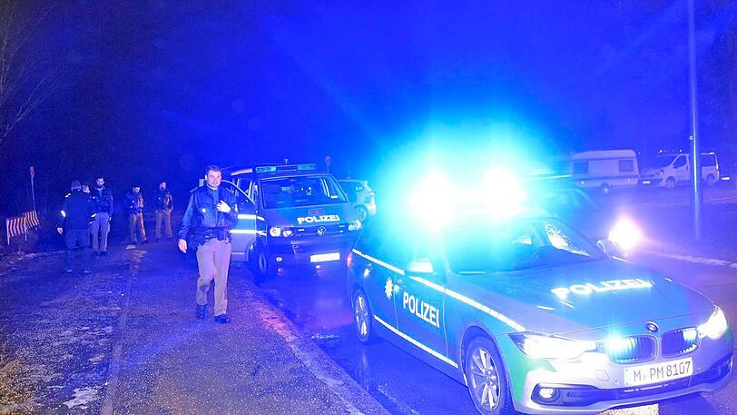 Der Fahrschüler stand unter Drogeneinfluss. Bei der Verfolgungsjagd waren mehrere Polizeiwagen beteiligt.