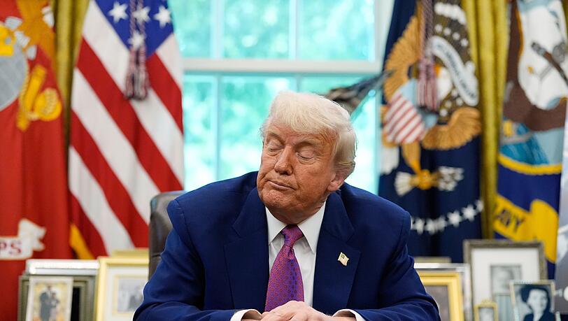 US-Präsident Trump verbreitet verstärkt Verschwörungstheorien über seinen Amtsvorgänger Biden.