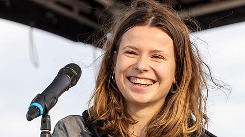 Klimaaktivistin Luisa Neubauer kommt auch in der neuen Papst-Doku der ARD zu Wort. (Archivbild) Klimaaktivistin Luisa Neubauer kommt auch in der neuen Papst-Doku der ARD zu Wort. (Archivbild)