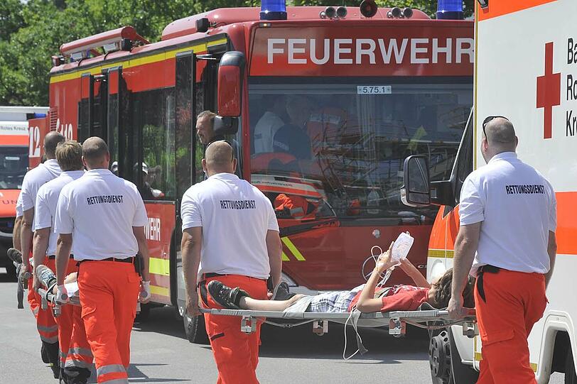 Nach dem Genuss von verunreinigtem Wasser mussten elf Schüler mit starken Bauchschmerzen ins Krankenhaus gebracht werden.