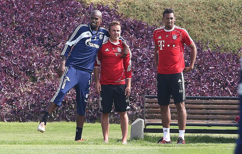 Die Bilder vom Besuch der Bayern auf dem Schalke-Trainingsgelände.