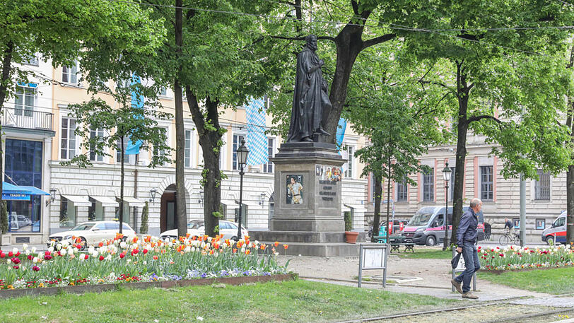 Am Wochenende sah das Denkmal dann auf einmal wieder aus, wie es eigentlich aussehen soll.