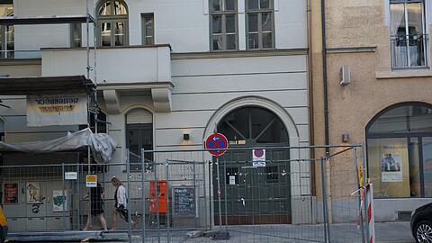 Vorsicht, frisch gestrichen! Das Parkverbot vor der Preysingstraße 35 ist nicht mehr...