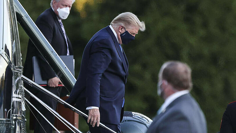 Donald Trump - hier bei der Ankunft - wurde mit dem Heli zum Walter-Reed-Militärkrankenhaus geflogen Donald Trump - hier bei der Ankunft - wurde mit dem Heli zum Walter-Reed-Militärkrankenhaus geflogen