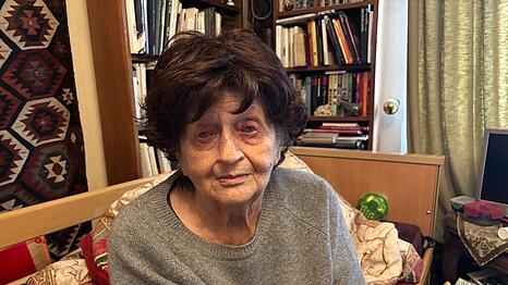 Waltraud K. hatte fr&uuml;her ein Schneideratelier. Heute reicht ihre kleine Rente nicht zum Leben, sie bezieht Grundsicherung. Durch beh&ouml;rdliche Fehler blieb die Unterst&uuml;tzung monatelang aus.