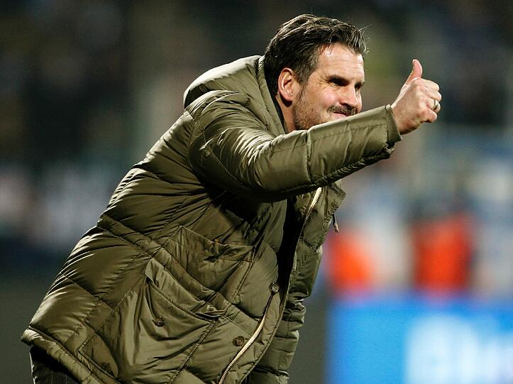 Thomas Meggle, Sportchef des FC St. Pauli, ist mit der Entwicklung der Hamburger zufrieden.