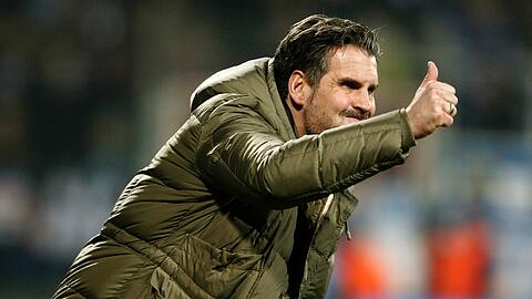 Thomas Meggle, Sportchef des FC St. Pauli, ist mit der Entwicklung der Hamburger zufrieden.