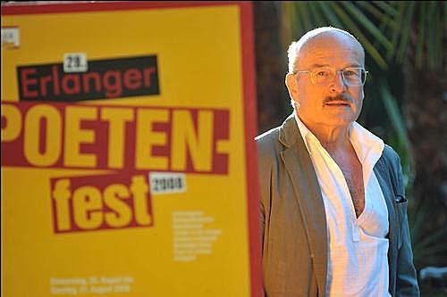 Kam früh nach Erlangen als &bdquo;Filmregisseur, der sich für einen Tag von den Poeten aufgenommen&ldquo; fühlte: Volker Schlöndorff.