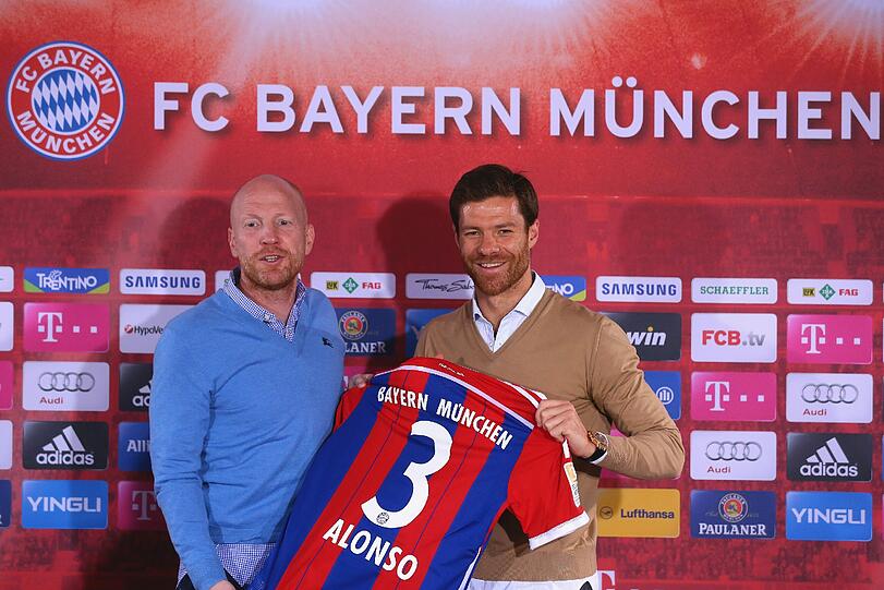 28. August 2014 - Der Transferhammer ist perfekt. Der FC Bayern verpflichtet den spanischen Welt- und Europameister Xabi Alonso für zwölf Millionen Euro Ablöse von Real Madrid